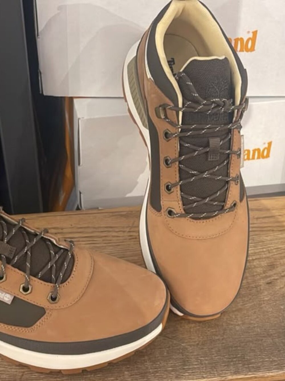 TIMBERLAND MEN'S FIELD TREKKER BOOT LOW LACE SNEAKER MD BROWN W DK BRN A6DKN-A4G
